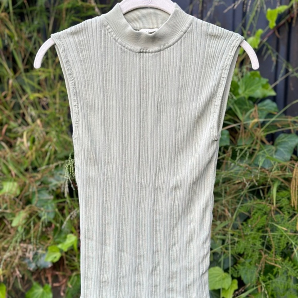 All:Row Green‎ Sleeveless Blouse in Sage, M.